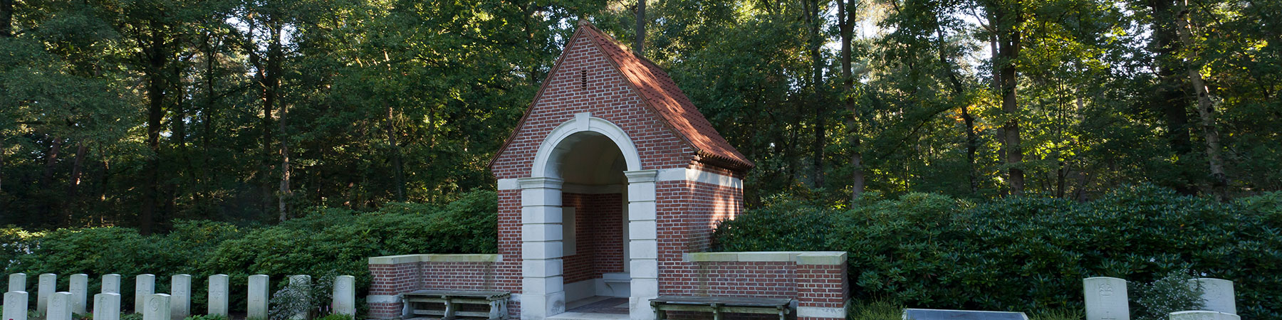 war-cemetery-overloon4